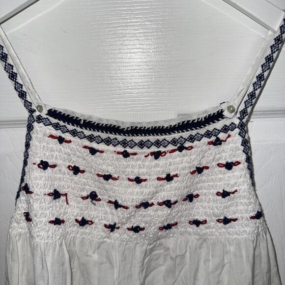 Anthropologie Pilcro Harlee‎ White Sleeveless Embroidered Top XL Red White Blue - Picture 2 of 6